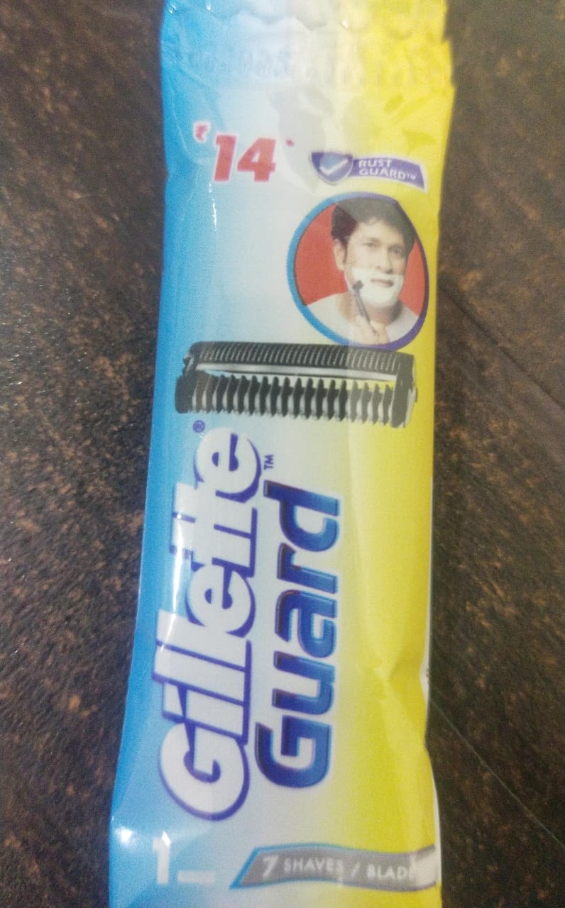 GILLETTE GUARD 12/